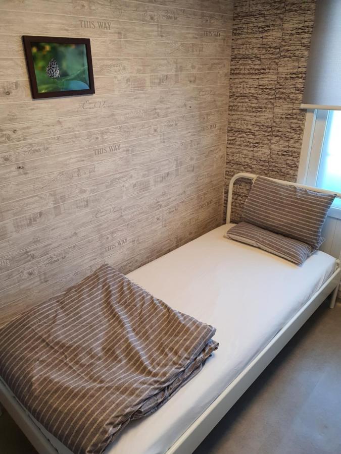 Blue Door Hostel Guesthouse Сокчхо Екстер'єр фото