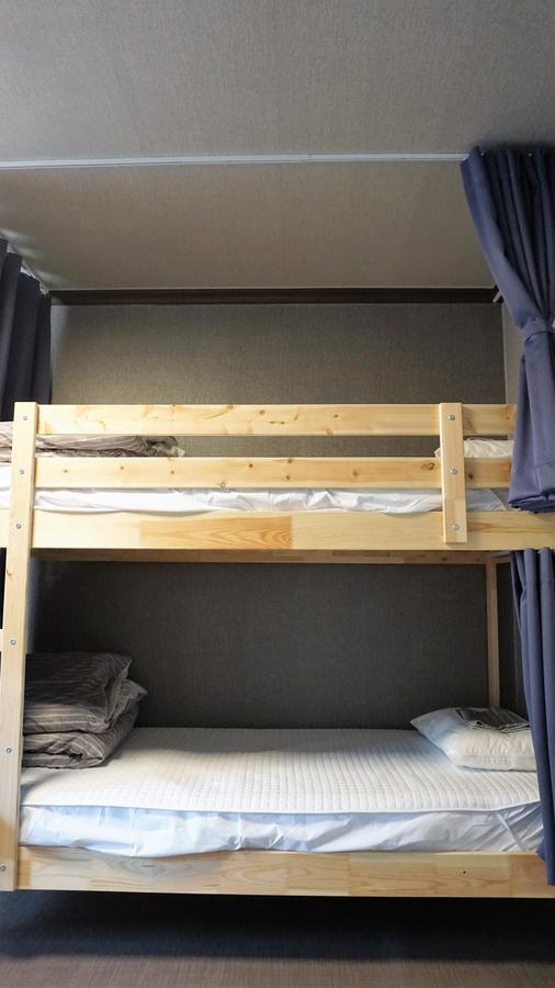 Blue Door Hostel Guesthouse Сокчхо Екстер'єр фото